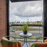 Close To Center And Naesijaervi - Free Parking, Ac, And Two Double Beds *
