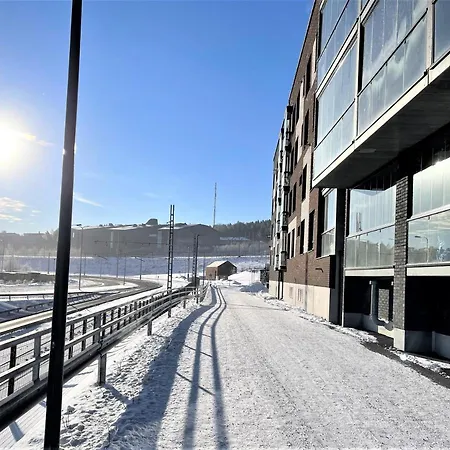 Close To Center And Naesijaervi - Free Parking, Ac, And Two Double Beds Apartment *