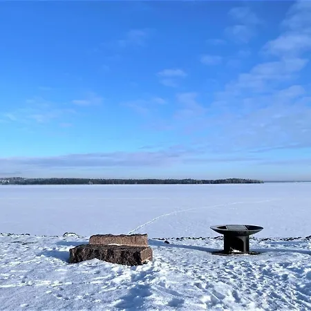 Close To Center And Naesijaervi - Free Parking, Ac, And Two Double Beds * Tampere