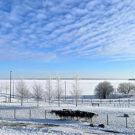 Close To Center And Naesijaervi - Free Parking, Ac, And Two Double Beds Apartment *