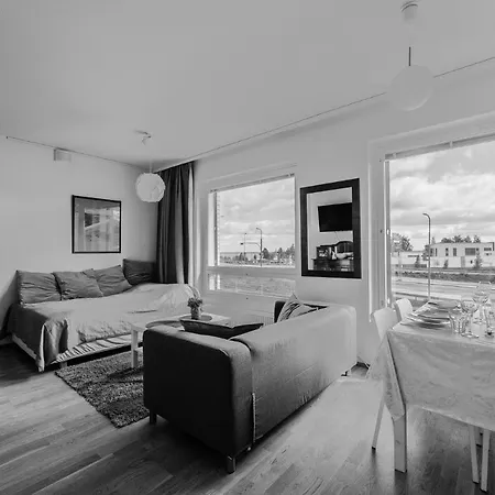 Close To Center And Naesijaervi - Free Parking, Ac, And Two Double Beds Apartment Tampere
