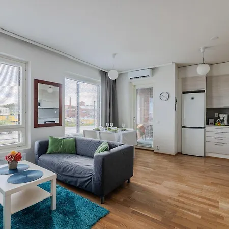 Close To Center And Naesijaervi - Free Parking, Ac, And Two Double Beds Apartment Tampere