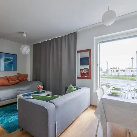 Close To Center And Naesijaervi - Free Parking, Ac, And Two Double Beds Tampere