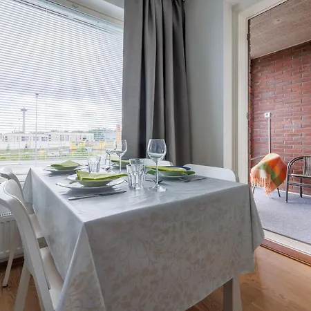 Apartamento Close To Center And Naesijaervi - Free Parking, Ac, And Two Double Beds