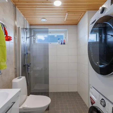 Apartment Close To Center And Naesijaervi - Free Parking, Ac, And Two Double Beds