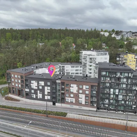 Close To Center And Naesijaervi - Free Parking, Ac, And Two Double Beds