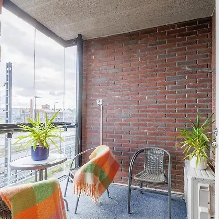 Apartment Close To Center And Naesijaervi - Free Parking, Ac, And Two Double Beds Tampere